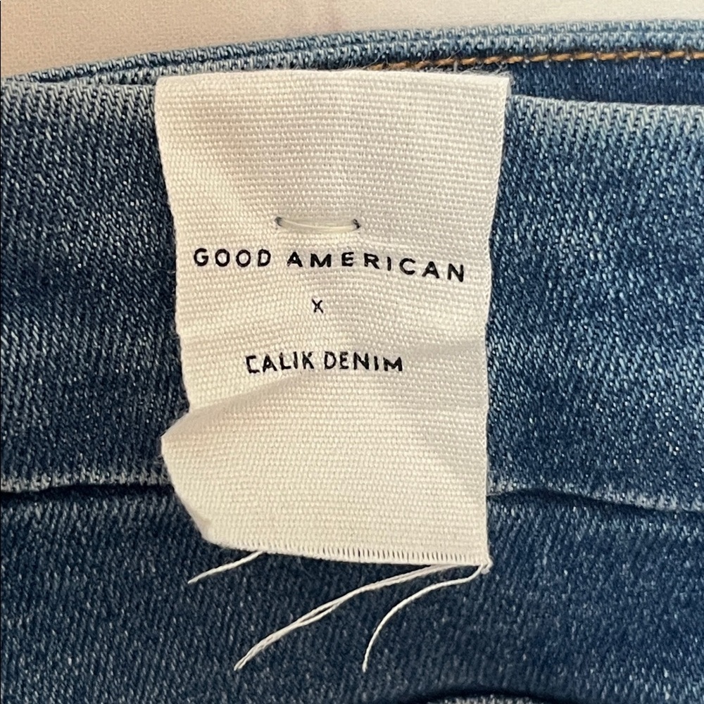 Good American Always Fits Good Legs Crop 28-32 - Picture 9 of 15